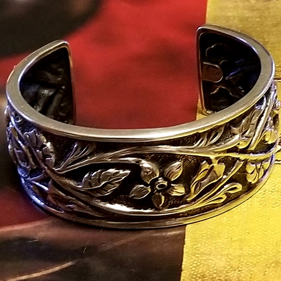 Rare Silpada Sterling Silver Flower Vine Cuff Bracelet - Picture 2 of 14